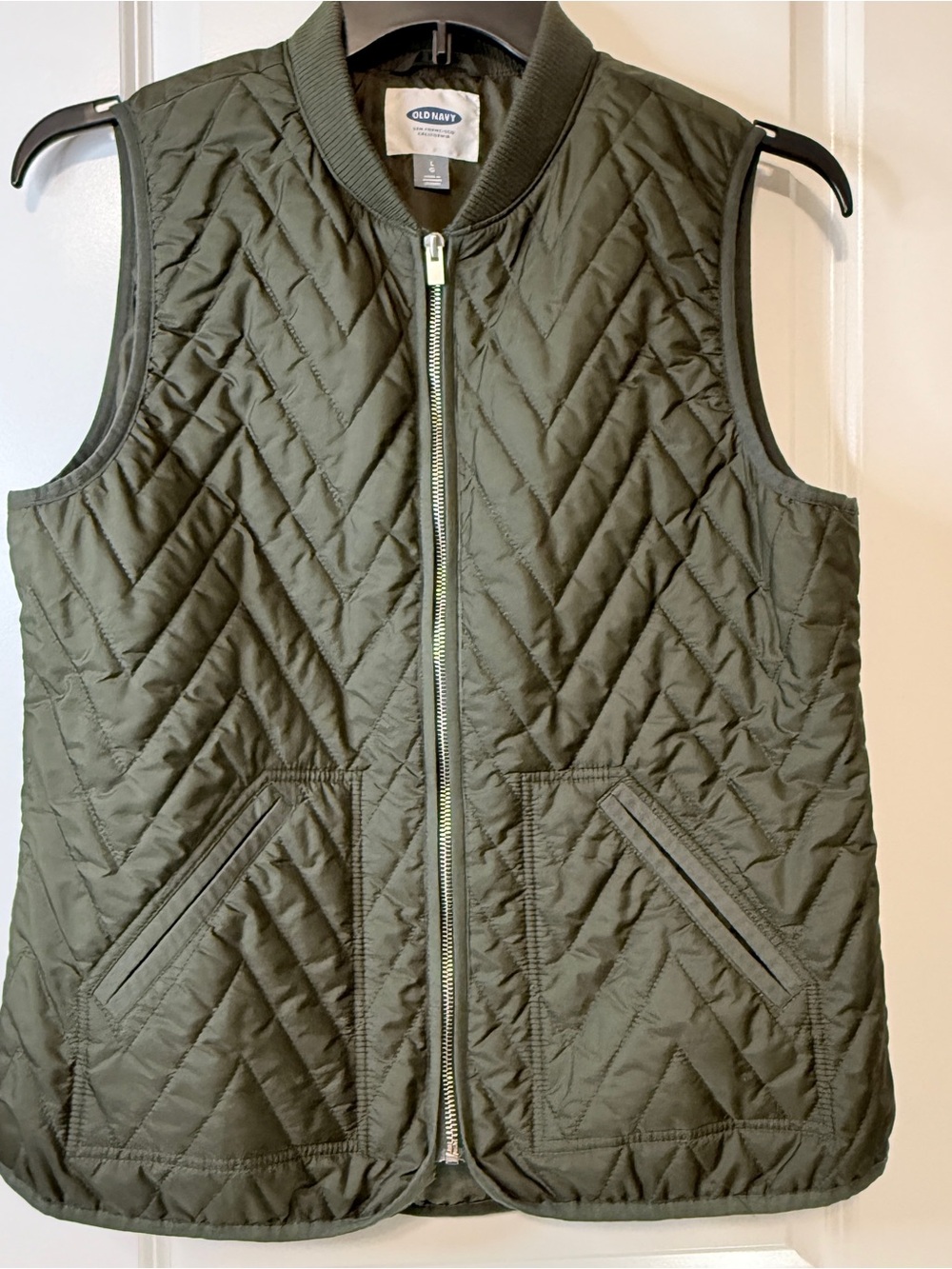 PtP 20” 💚 Old Navy Olive Quilted Puffer Vest Size Large